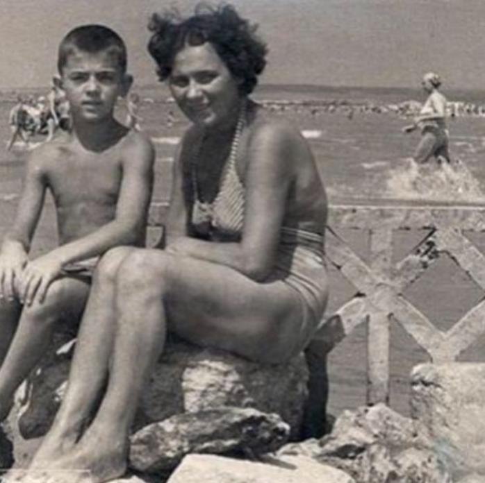 Мама С Сыном На Нудистском Пляже Рассказ - Нудизм И Натуризм