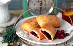 Секреты фруктовых пирожков: О чём нужно помнить при приготовлении теста и начинки