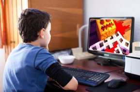 «Учат ребёнка убивать»: Подсевшие на онлайн игры дети рискуют стать изгоями – психолог