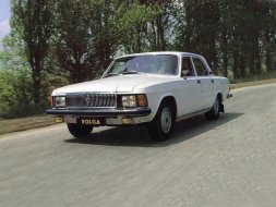 Когда не хватает на «Крузак»: Сеть удивил ГАЗ-3102, адаптированный под бездорожье