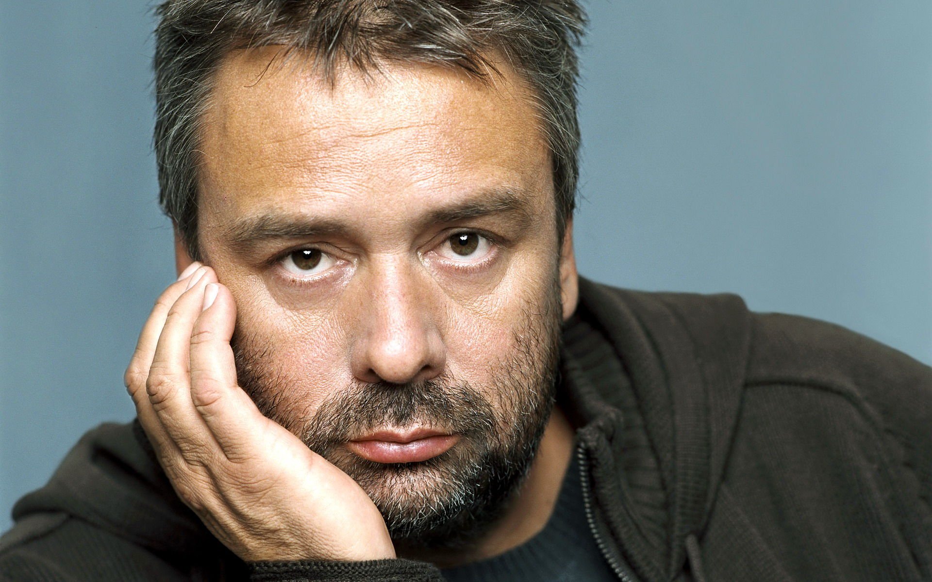 Французский кинорежиссер 5. Luc Besson. Люк Бессон фото. Кинорежиссер люк Бессон. Актеры люк Бессон фото.