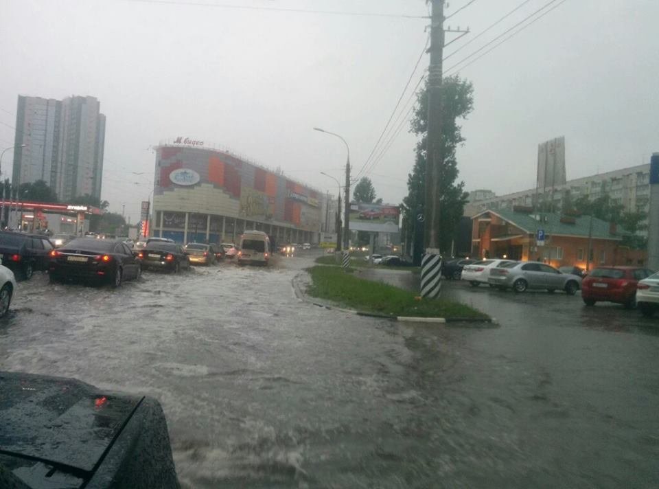 Ливень в ульяновске. Наводнение в Ульяновске. Потоп в Ульяновске сегодня. Дождь в Ульяновске сегодня.