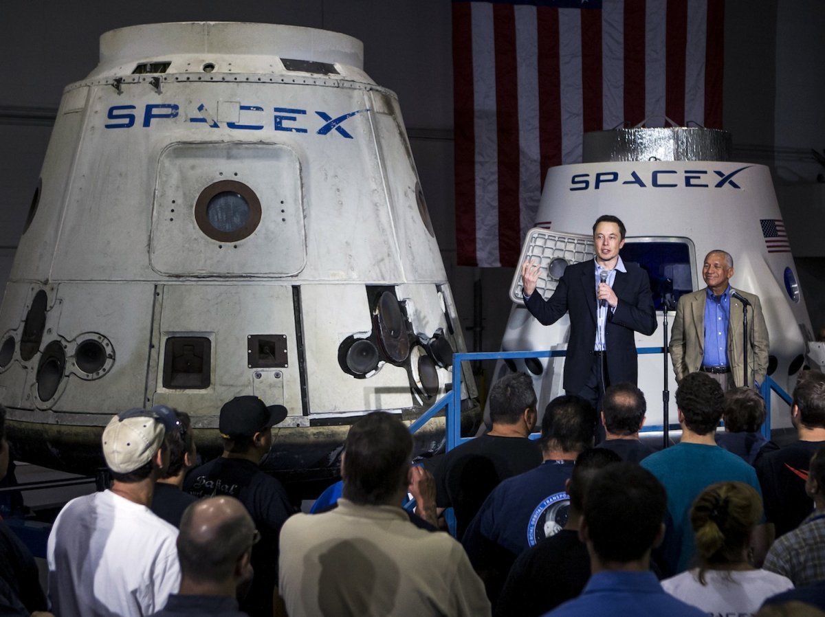 Илон маск отправляет людей на марс. Elon Musk Space x. Илон Маск Space. Elon Musk SPACEX. SPACEX Маск.
