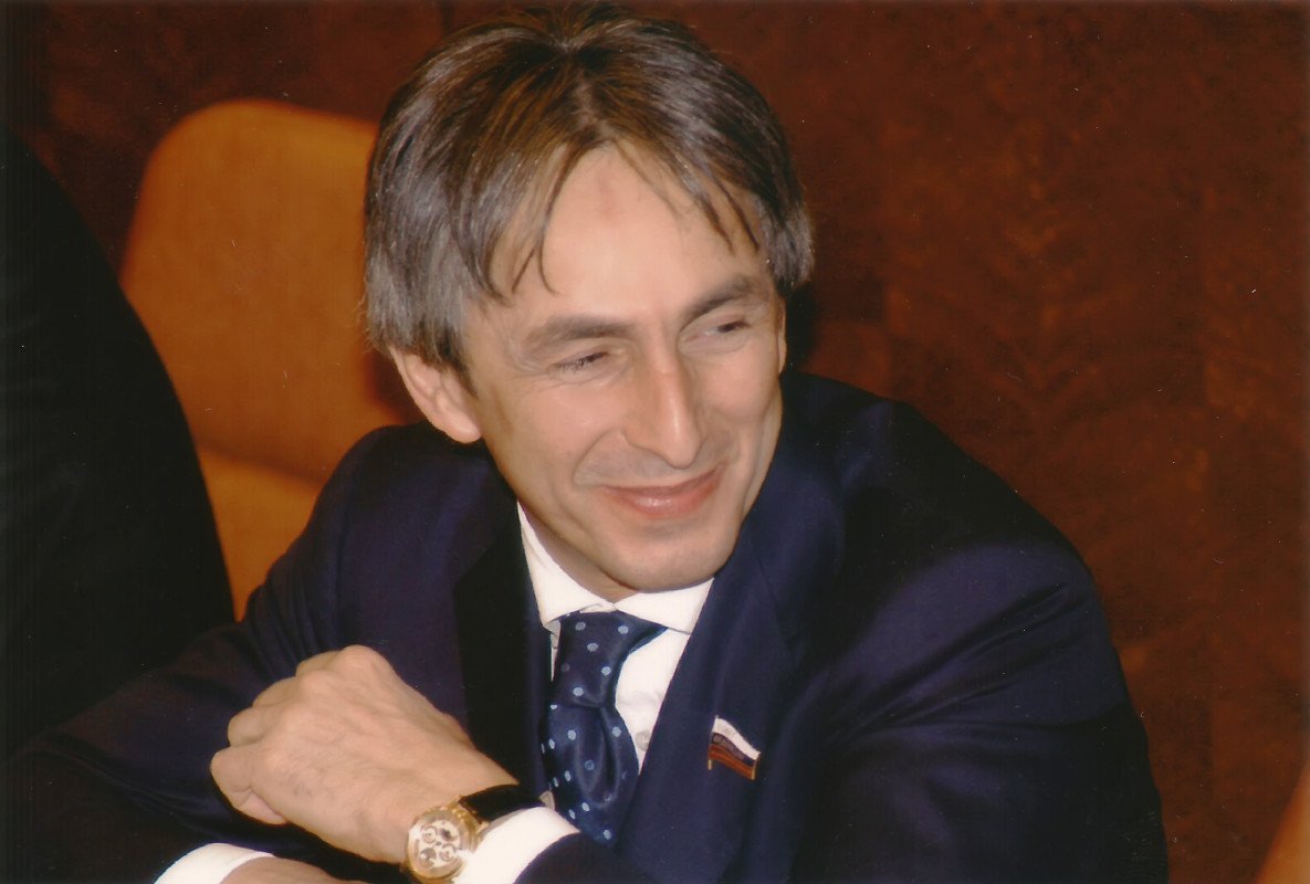 Джабраилов. Джабраилов сенатор.