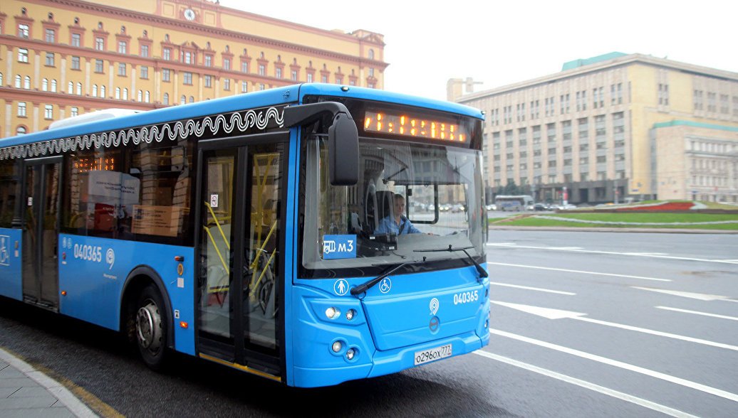 Автобус пользоваться. Автобус Москва. Московский автобус. Городской автобус. Марки автобусов.