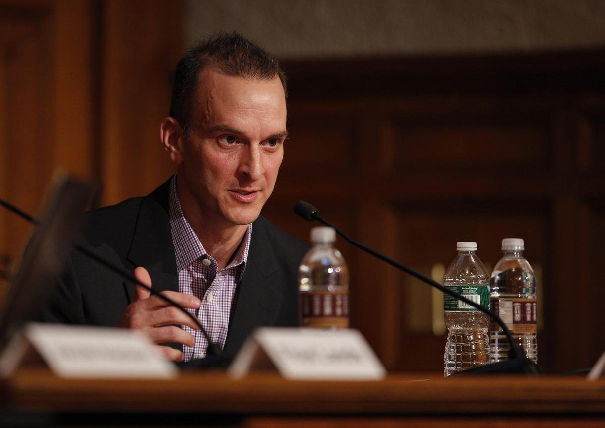 Спортсмен готовится к выступлению русада. Глава usada Трэвис Тайгарт. Тайгарт глава антидопингового агентства США. Глава антидопинговой службы США (usada) Трэвис Тайгарт. Тайгарт usada.