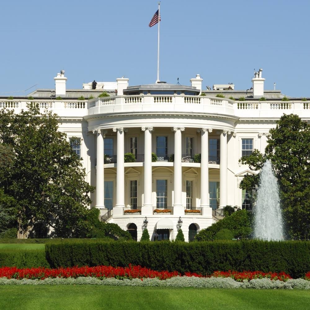 Белый дом ростов на дону. Белый дом США. Белый дом Вашингтон сад. Белый дом Вашингтон 6 этажей. Белый дом Вашингтон в 1800.