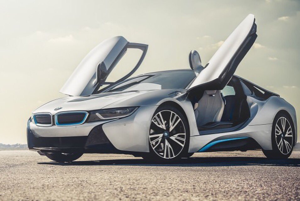 BMW i8 2025