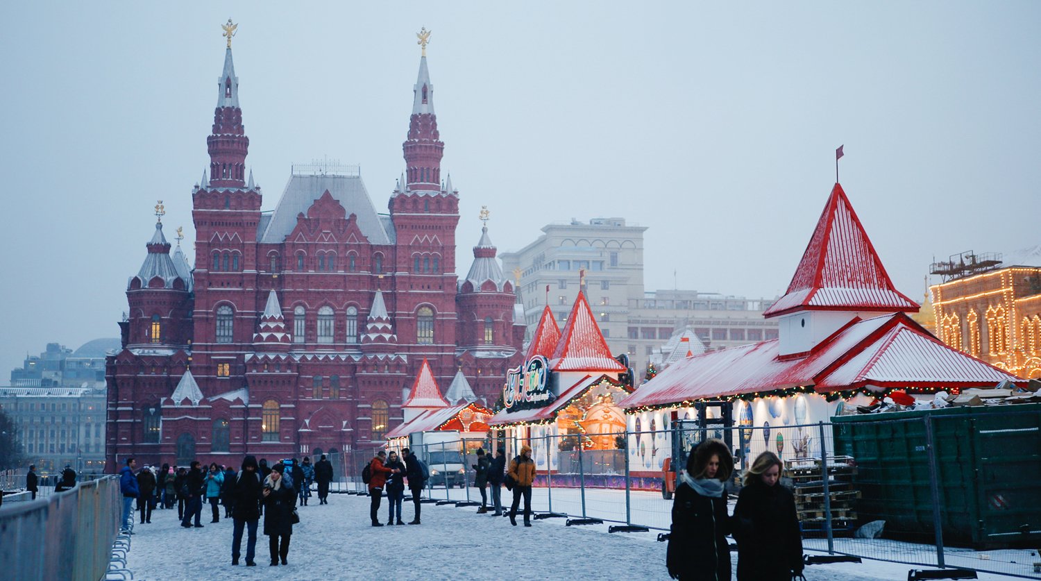 Москва щас. Как сейчас выглядит красная площадь. Палатки на красной площади. Репортаж с красной площади. Красная площадь Москва сегодня.