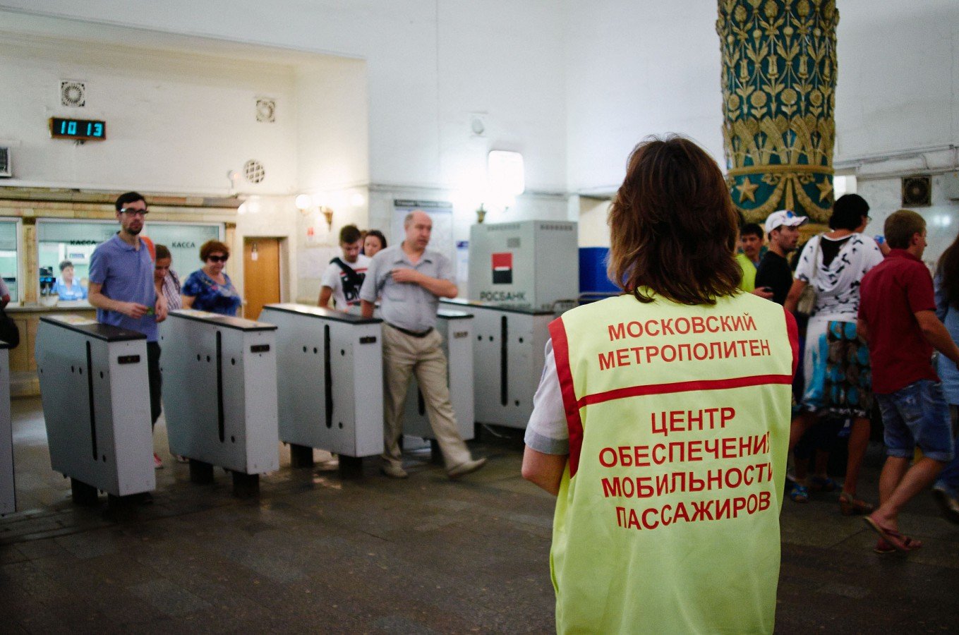 В Москве сотрудники метро помогут пассажирам добраться до храмов на