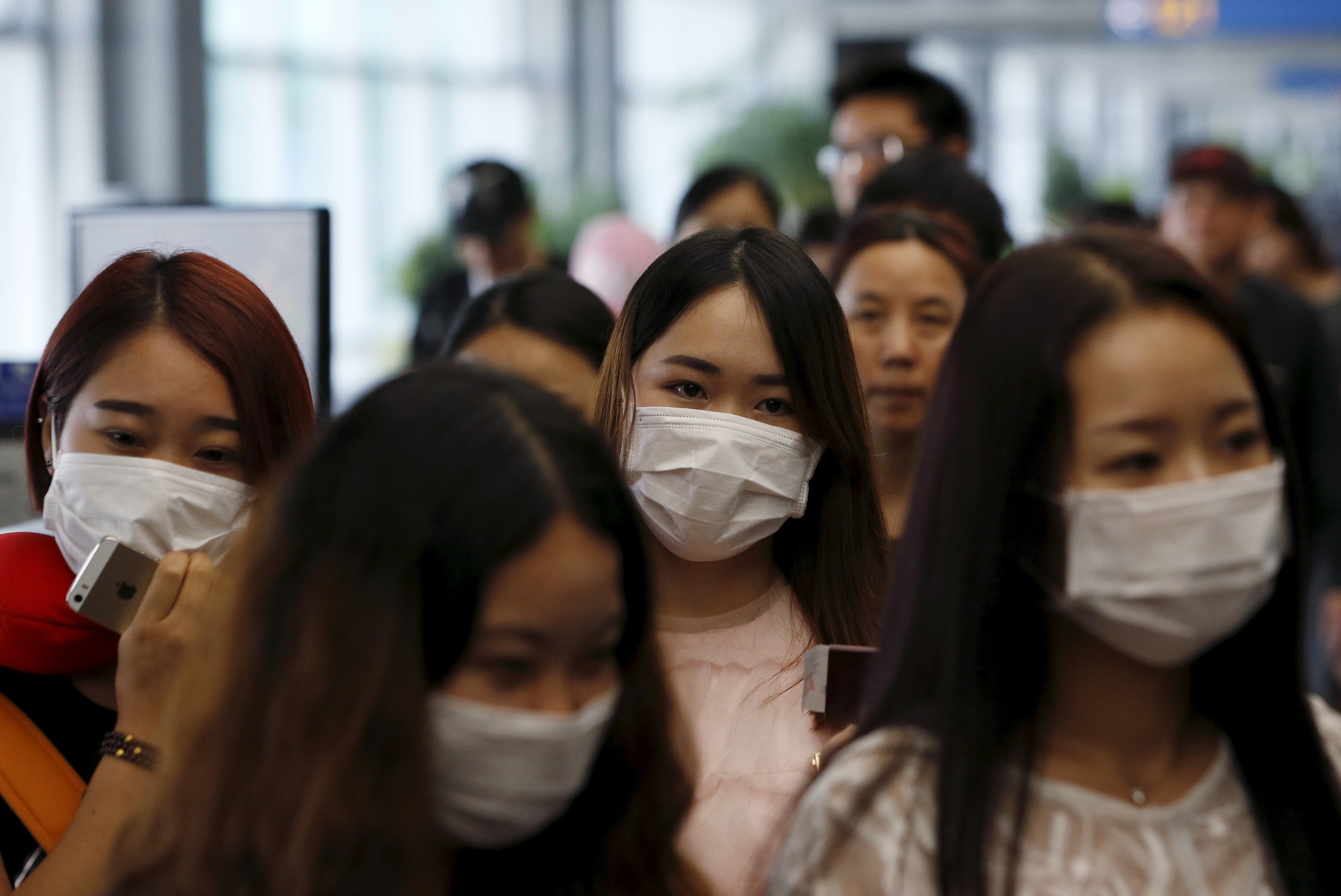Самое массовое заболевание. Маска медицинская Япония. Япония люди в масках. Японец в медицинской маске. Маска японца.
