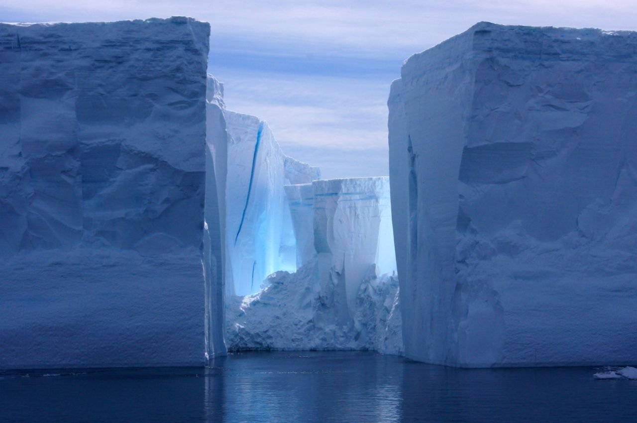Большой айс. Шельфовые ледники Антарктиды. Ледник Росса в Антарктиде. Шельфовый ледник Росса таяние. Антарктида Росса шельфовые ледники Росса.