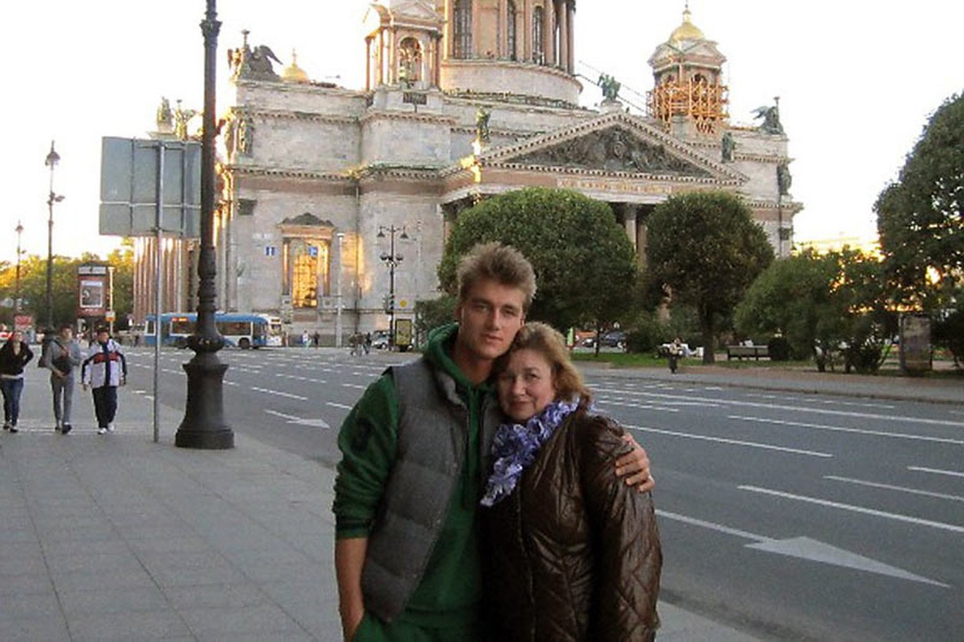 Алексей Воробьев с мамой