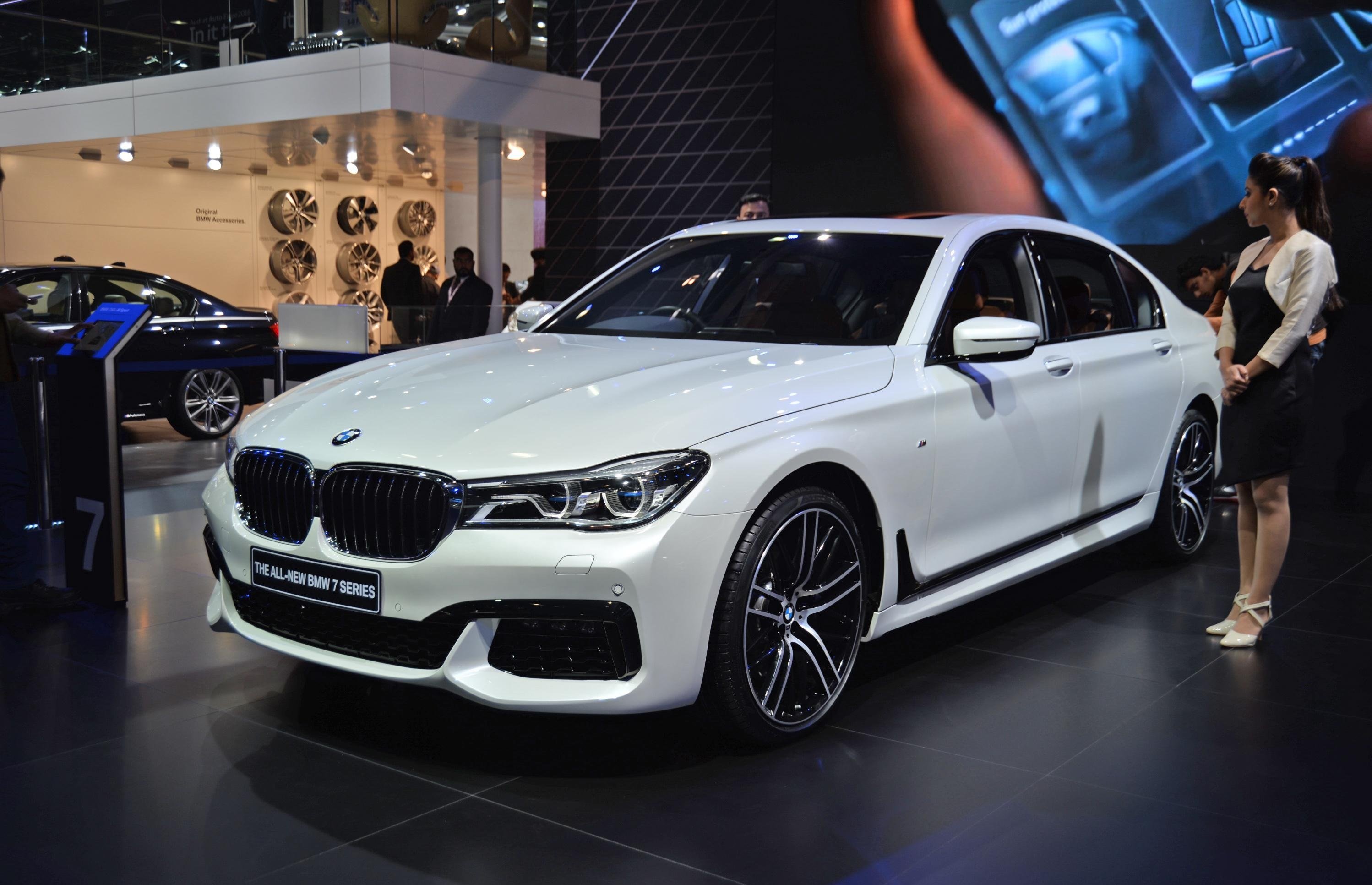 BMW временно отказался от выпуска седана 7 серии