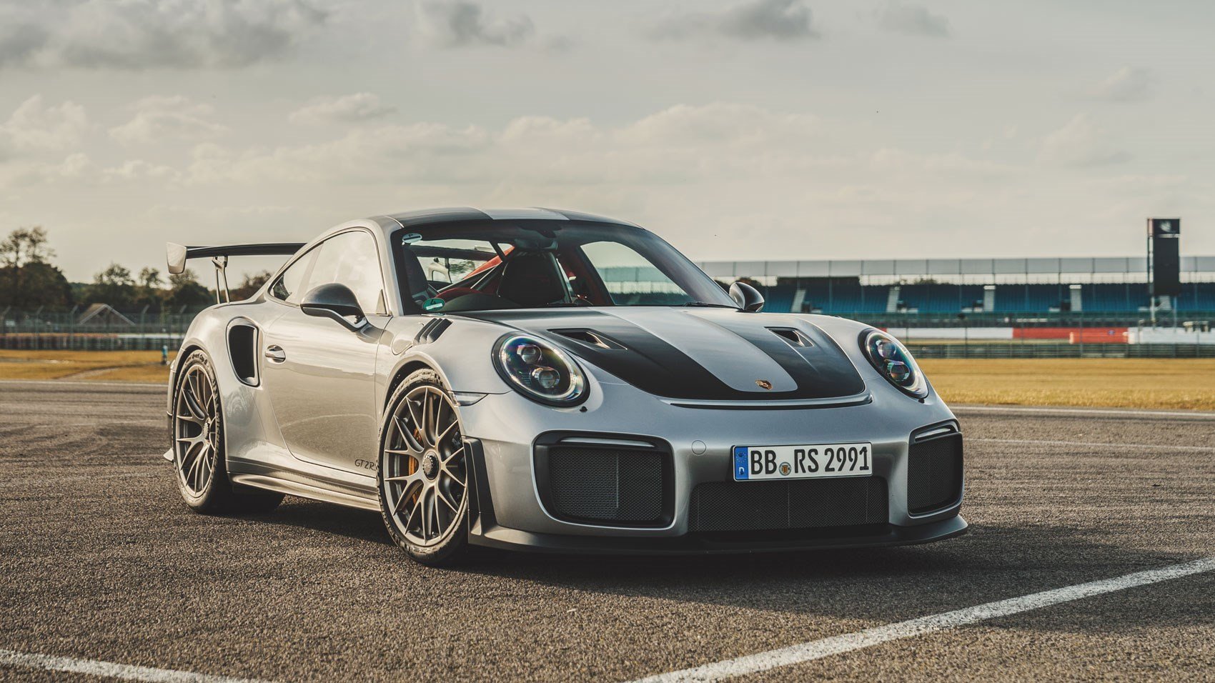 Порше 911 2. Porsche 911 gt2 RS. Porsche 911 gt2 RS 991. Porsche 911 gt2 RS 2017. Porshe 911 gt RS.