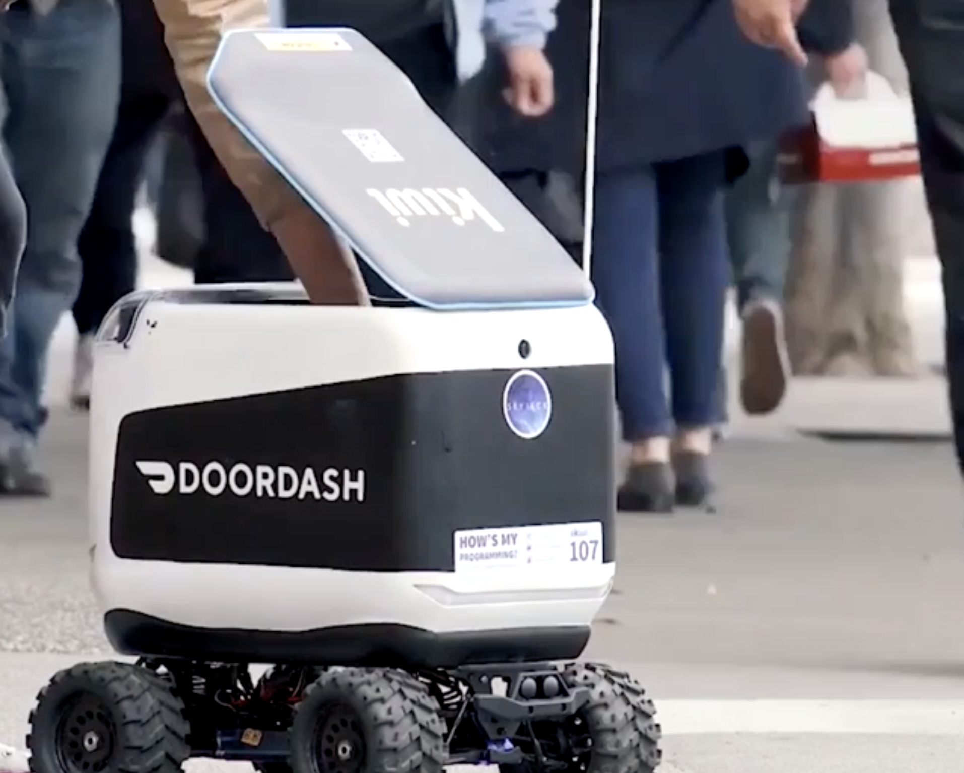 Маленький стартап. Kiwibot. Робот киви. Kiwibot робот доставщик. Food delivery Robot.