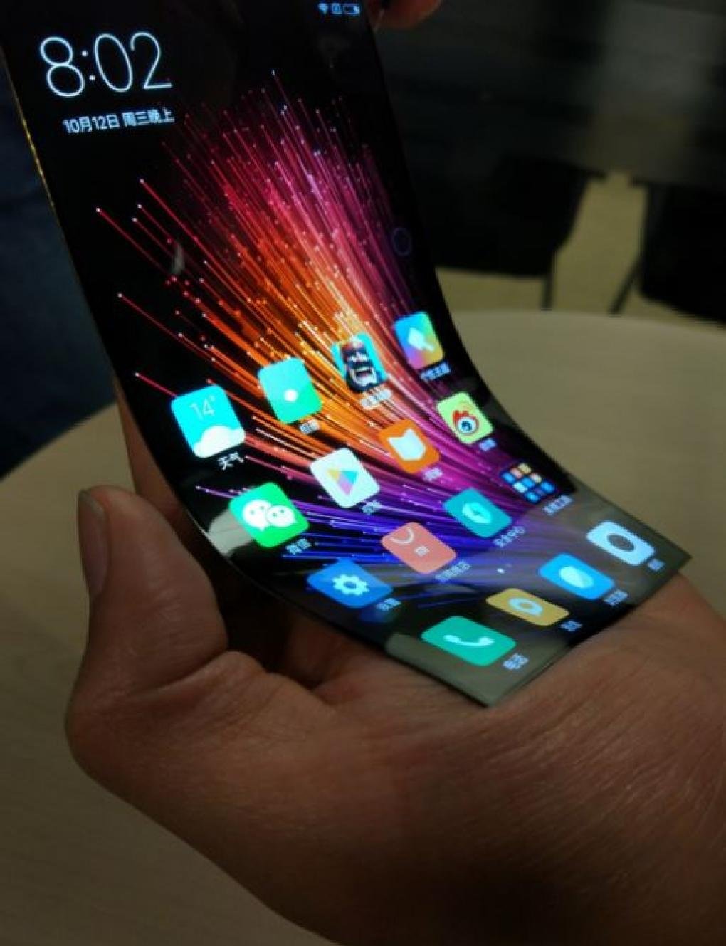Самый лучший телефон 2024 недорого. Samsung Flex смартфон. Сяоми со сгибающимся экраном. Смартфон с ксяоми с гибким экраном. Xiaomi с гибким дисплеем 2022.
