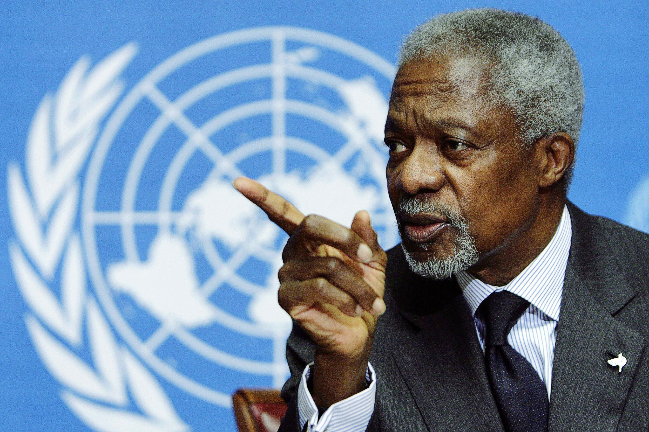 Оон 8 лет. Кофи Аннан. Кофи Аннан генеральный секретарь ООН. Генсек ООН кофи Аннан. Коффи анон.