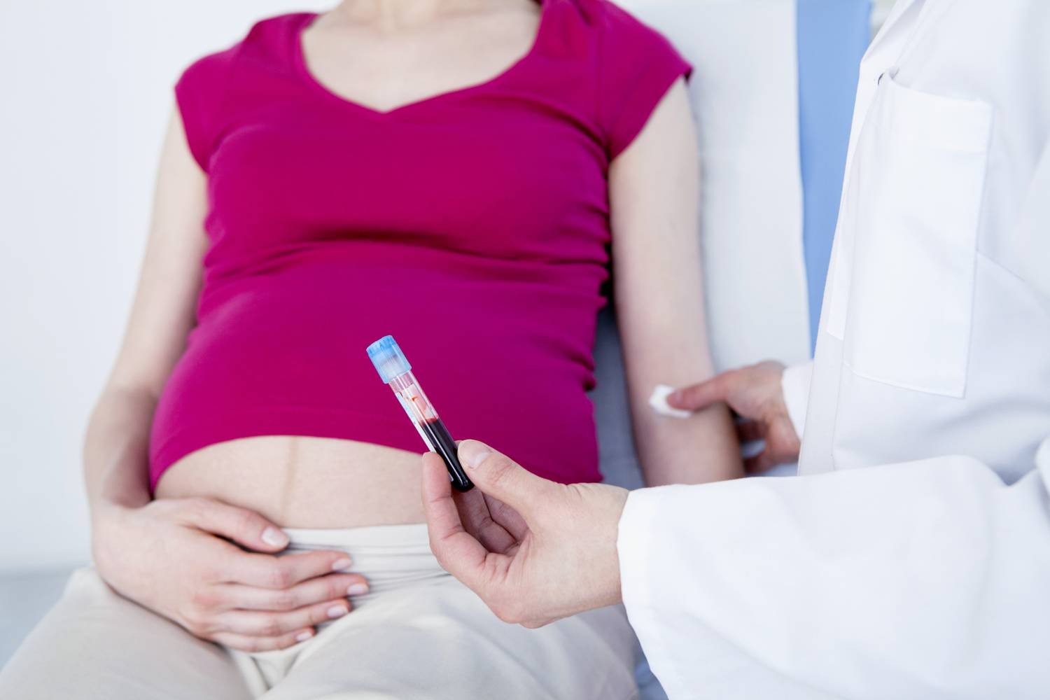 Почему кровь во время беременности. Железодефицитная анемия при беременности. Железодефицитная анемия и беременность. Беременные с анемией.