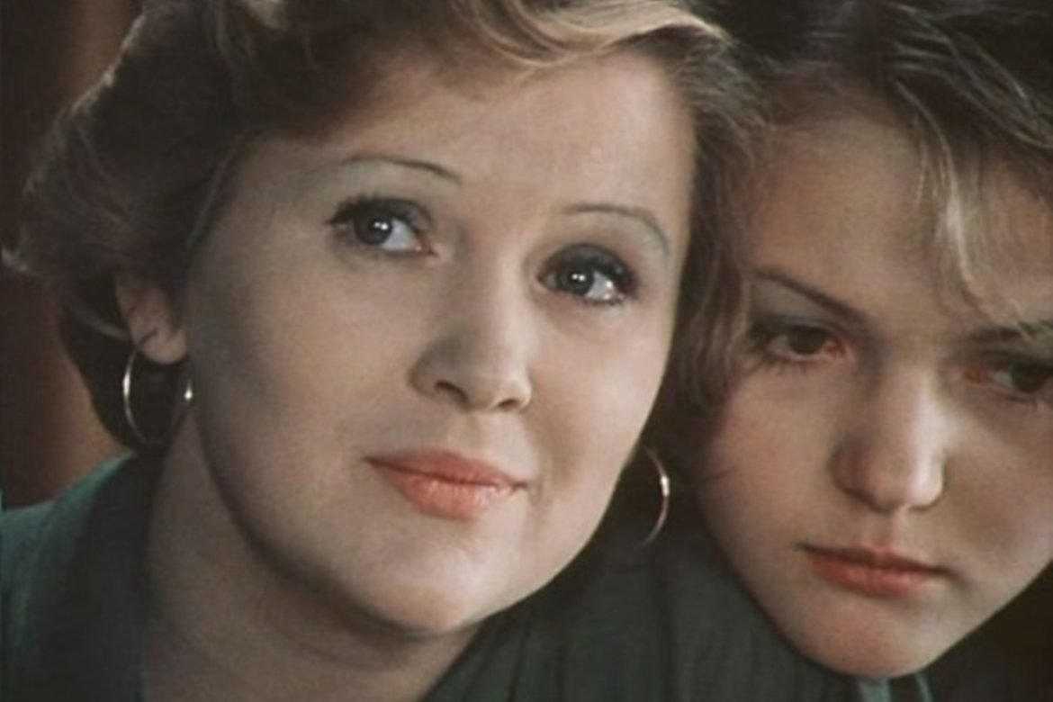 78-летняя актриса Галина Польских попала в больницу из-за сильных болей ...