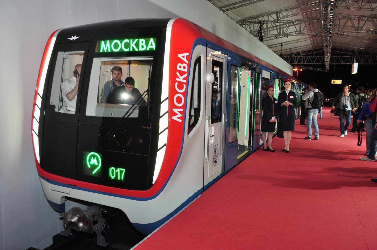 Вагон москва. Метропоезд Москва. Новые вагоны метро Москва. Метрополитен Москвы электропоезда. Поезд метро Москва 2017.