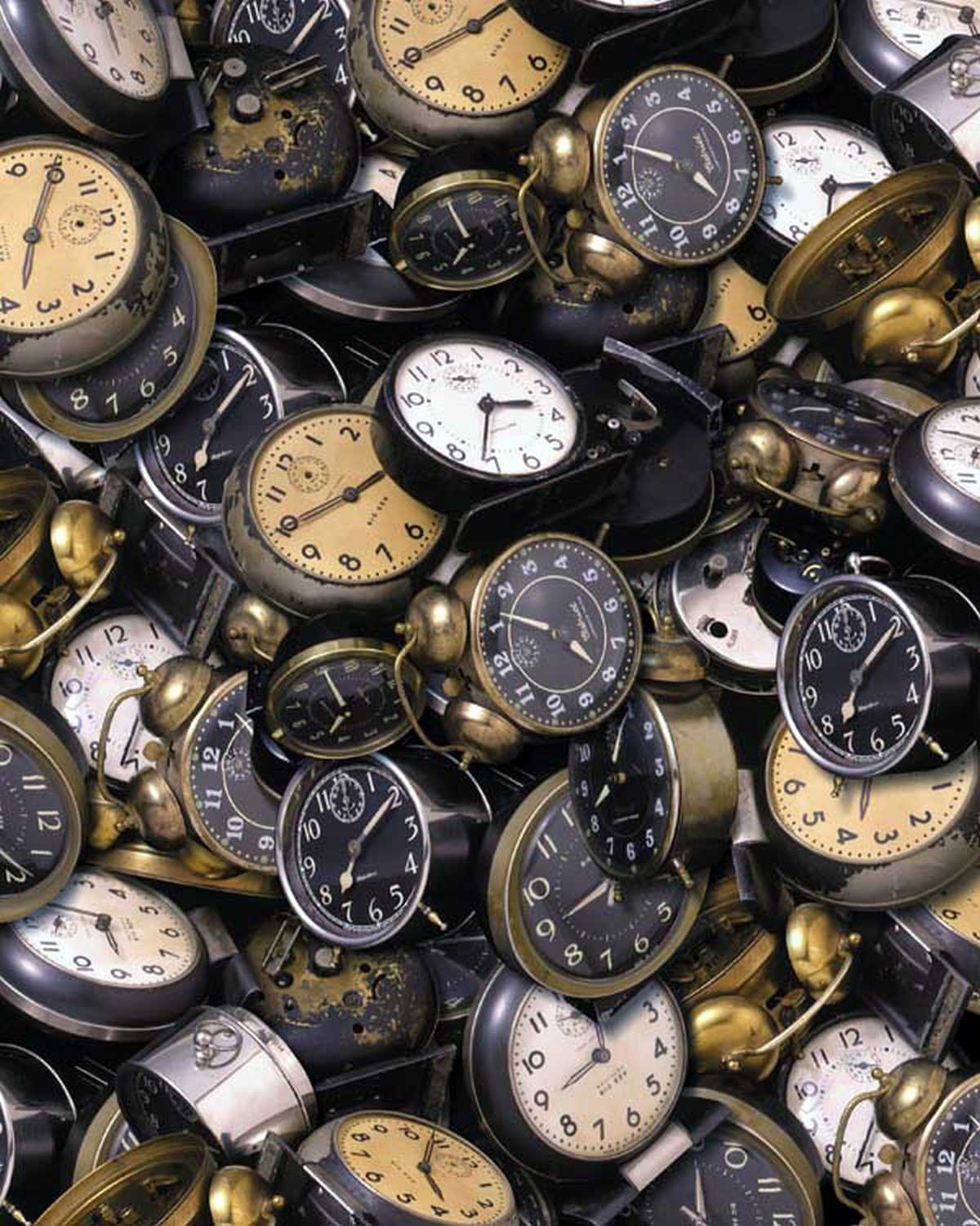 Прием старых часов. Часы. Красивые часы. Часы много. Разные наручные часы.
