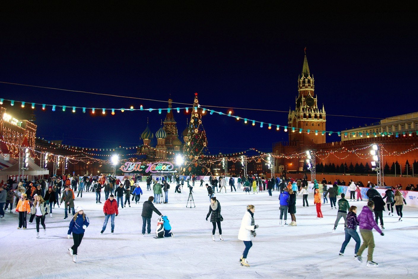 Где побывать зимой. Каток в Москве на красной площади. ГУМ-каток Москва. Москва красная площадь ГУМ-каток. Катки в Москве 2021-2022.