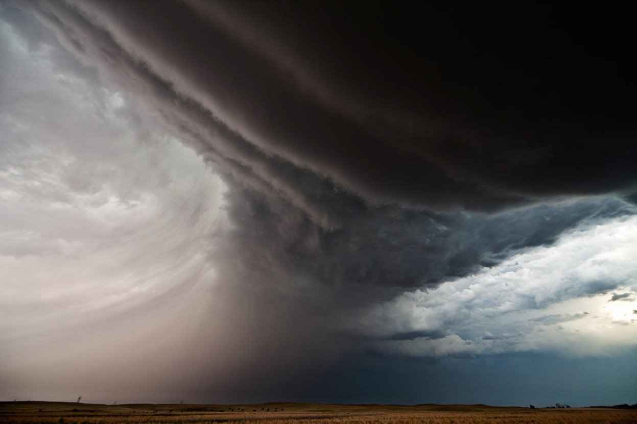 Na Italiyu Obrushilos Dvojnoe Tornado