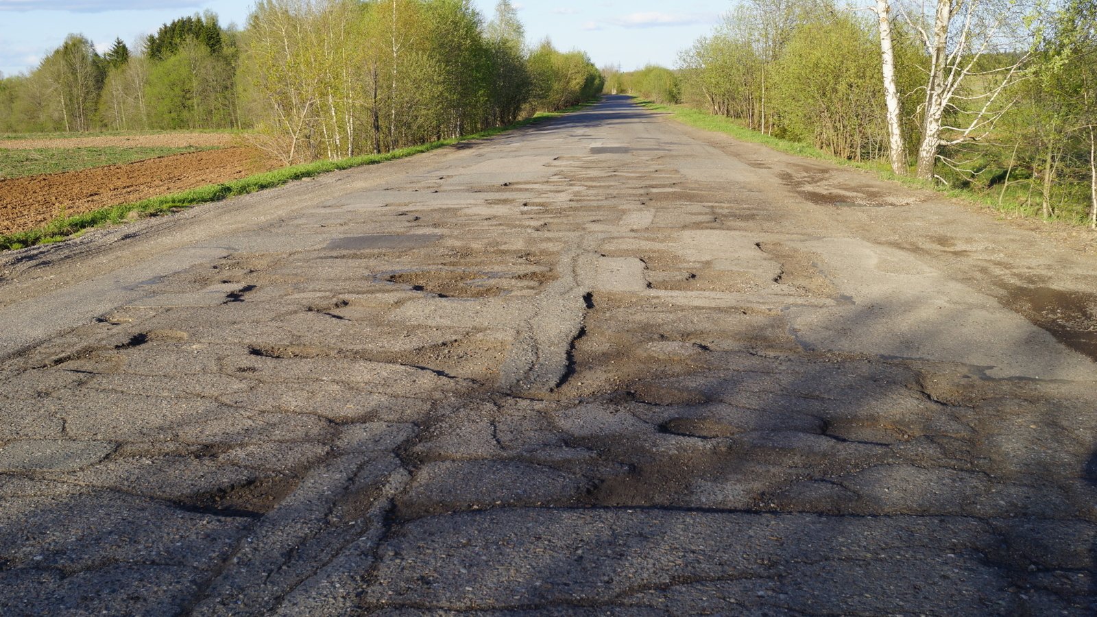 Плохое качество дороги. Плохие дороги. Дороги России. Разбитая дорога. Плохая дорога.