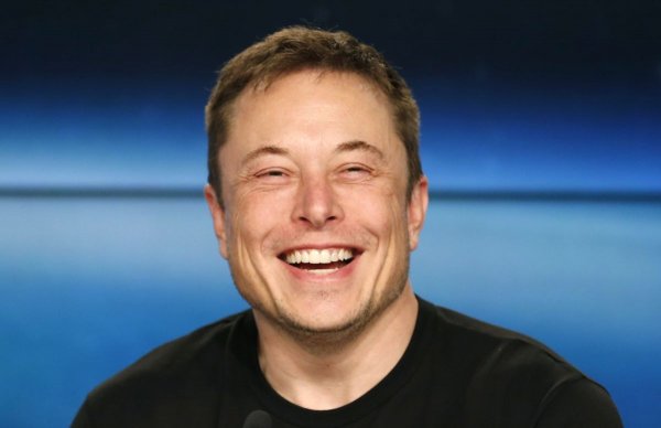 Илон Маск: первый пикап Tesla представят в 2019 году