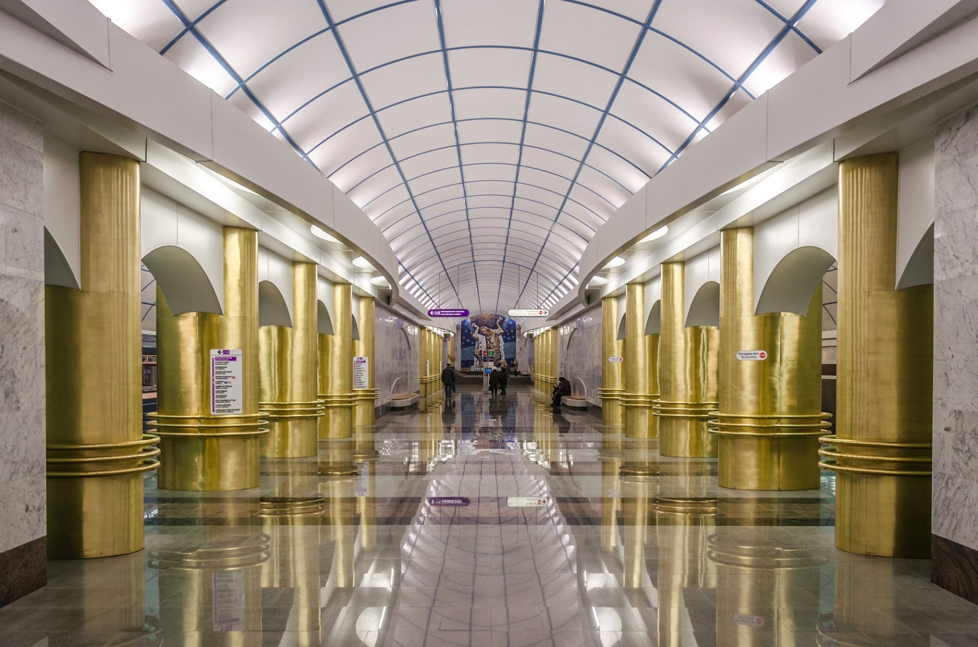 https://versiya.info/uploads/posts/2019-01/1546775460_reklama-metro-sankt-peterburg.jpg