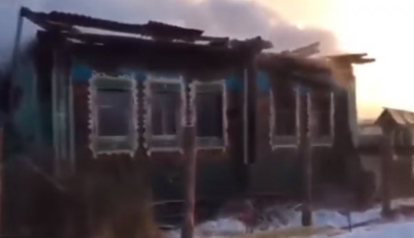Пострадавший от огня родной дом Бориса Ельцина превратится в дрова