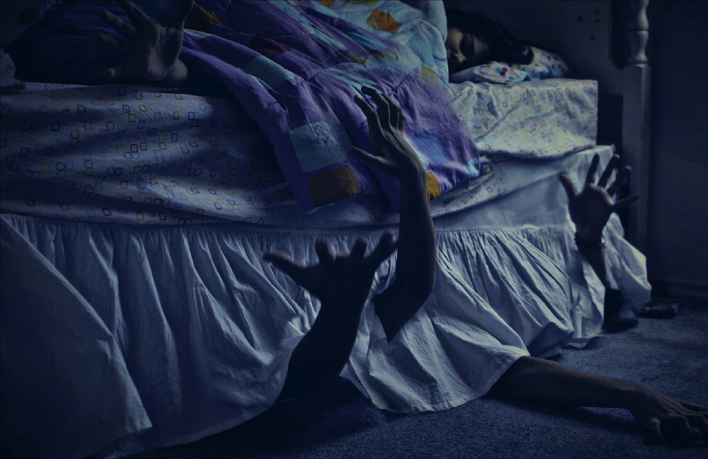 Кровать короткометражка. Страшные монстры под кроватью.