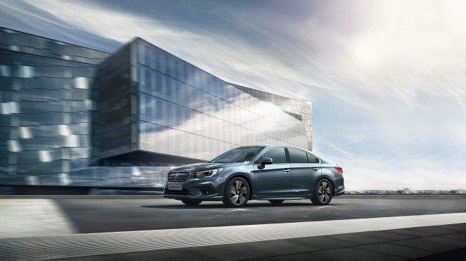 Компания Subaru слегка обновила Legacy в России
