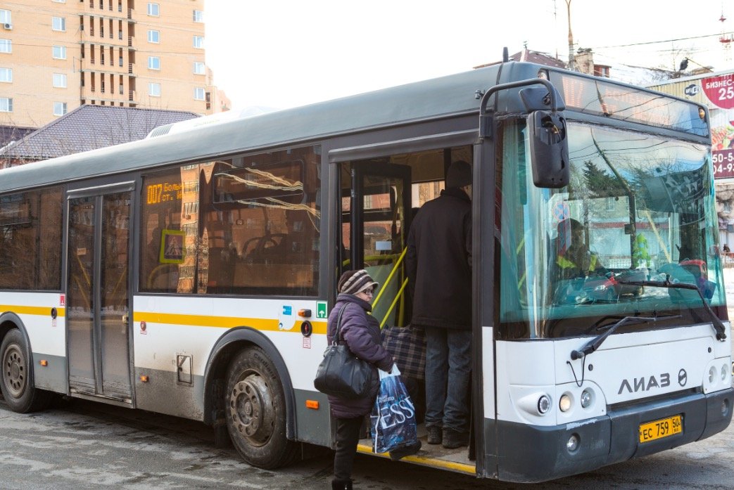 Увидеть автобус. Кладбище автобусов Мострансавто. Автобусный парк Истра. Автобус Истра. Кладбище автобусов Мосгортранс.