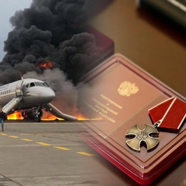 Видели смерть в лицо: Минтранс попросит Путина о награждении бортпроводников сгоревшего SSJ-100