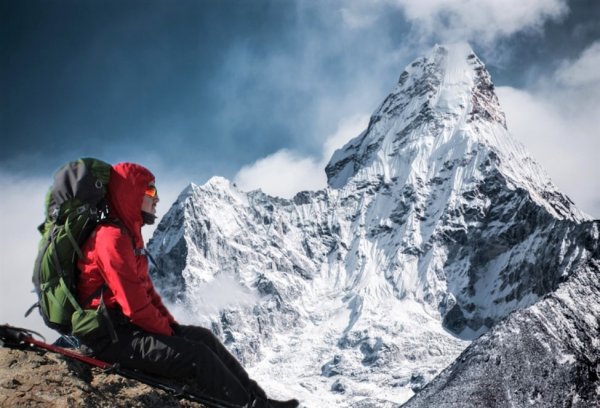 Покорить Эверест и умереть. Альпинист из Великобритании скончался при спуске с вершины