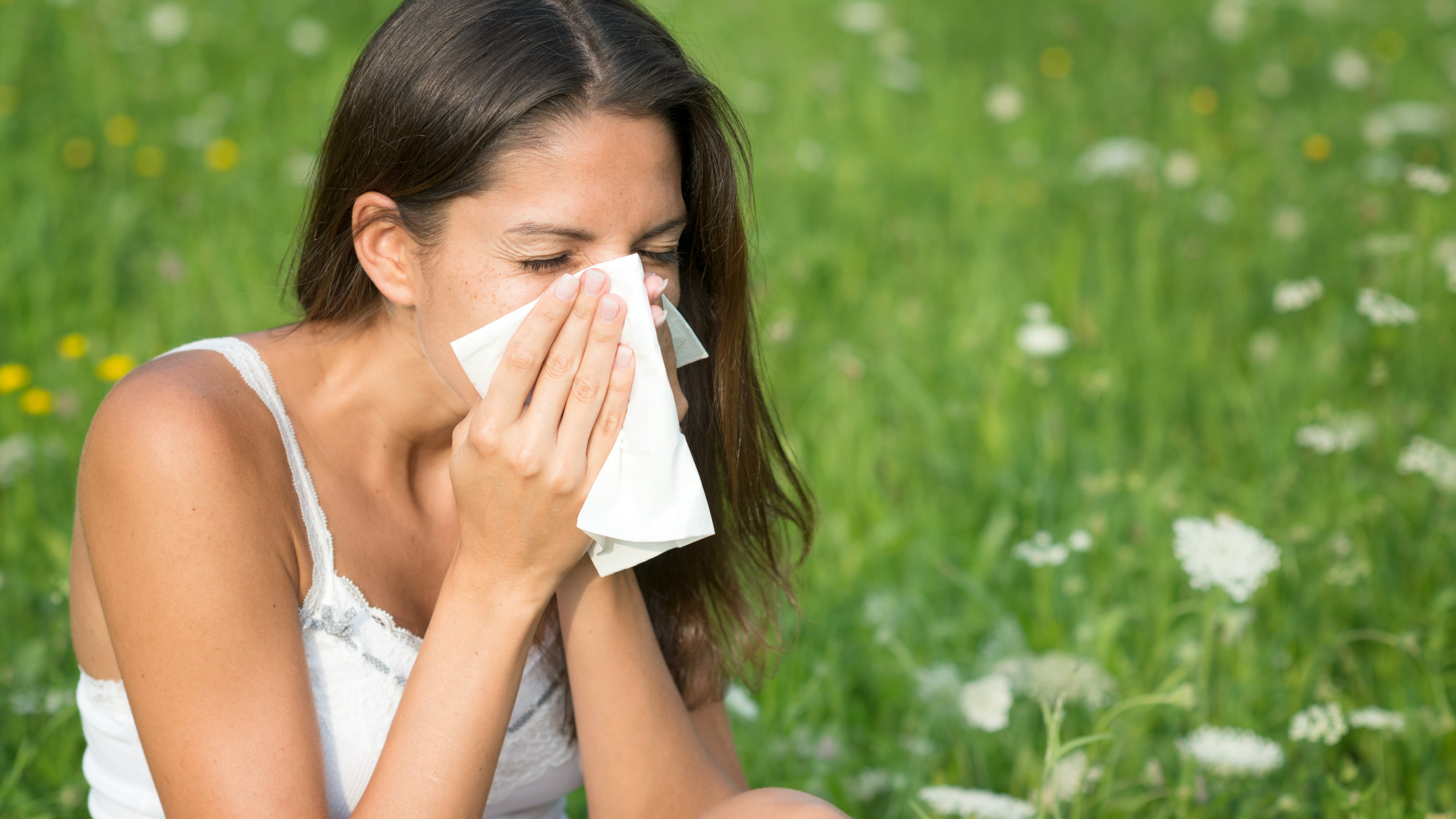Аллергия насморк и чихание