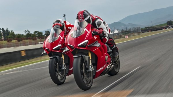 Байк по цене «Крузака»: О мотоцикле Ducati Panigale 4VR за 4 миллиона рассказали блогеры