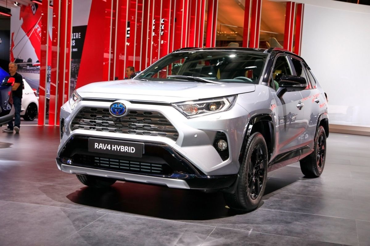 Toyota rav4 новый. Toyota rav4 Hybrid. Тойота рав 4 гибрид 2019. Тойота рав 4 новая.