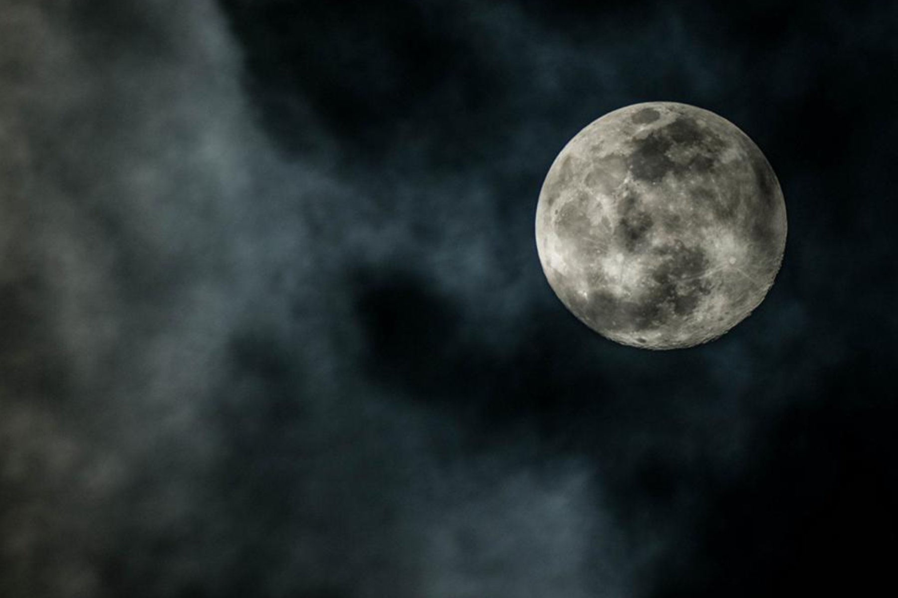 Полнолуние что сделать. Луна. Полнолуние. Фото Луны. Луна фон.