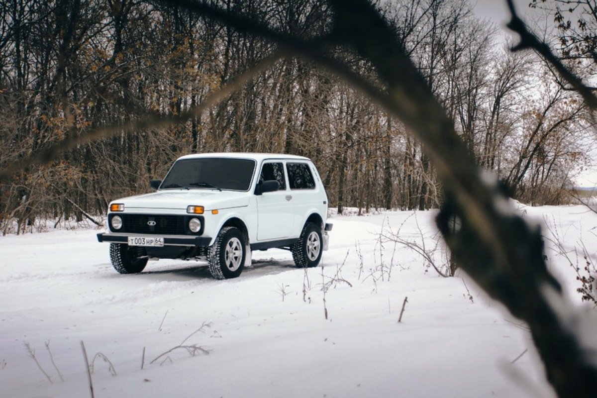 Зимняя нива. Белая Нива. Нива 4х4 белая. Нива 4×4 белая. Нива 4х4 белая тонированная.