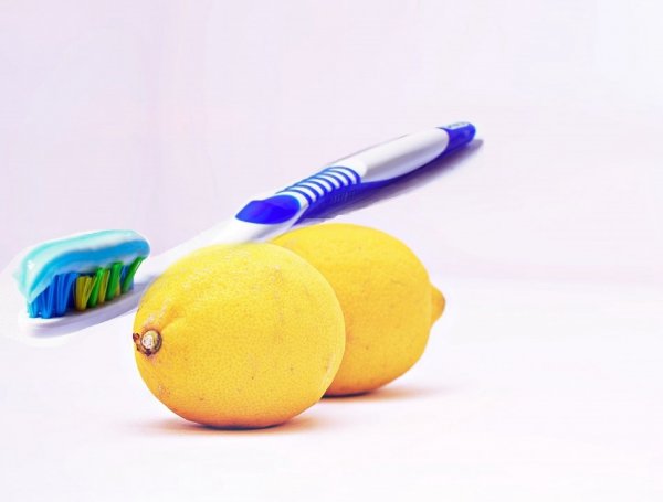 Чисто символически: очистить кухню зубной пастой без лишних затрат