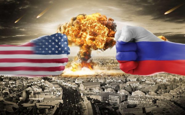 Слова закончились и в ход пошли кулаки: Америка начала наступление на Россию и Китай