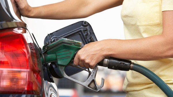 Лицемерие и двуличие властей Водителей возмущает ситуация с бензином на фоне падения нефти