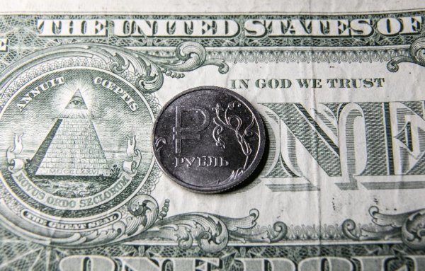 В ЦБ нет рублей, только доллары! Рабскую зависимость России от американской валюты объяснил экономист