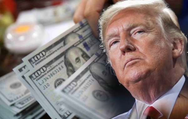 Дональд Трамп три года жертвует президентскую зарплату на благо США