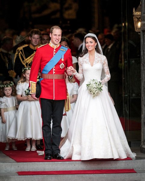 Королевская семья показала трогательное фото принца Уильяма с детьми