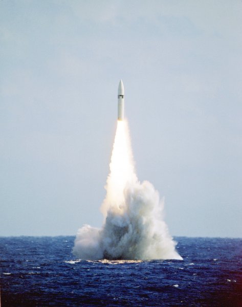 День России Франция отметила запуском новой баллистической ракеты