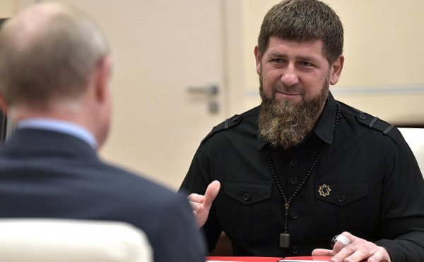 Песков ответил Кадырову на предложение о пожизненном президентстве Путина